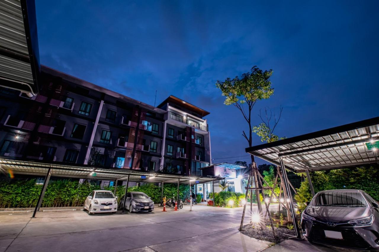 The Living Hotel Samutprakan Bang Bo Exterior photo